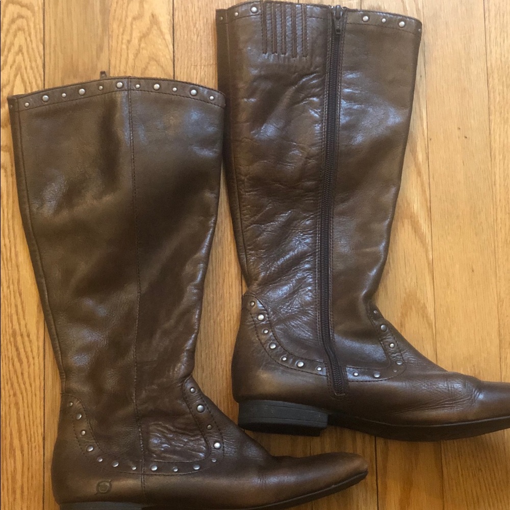 Born banana color riding boots w/ buttons 8.5